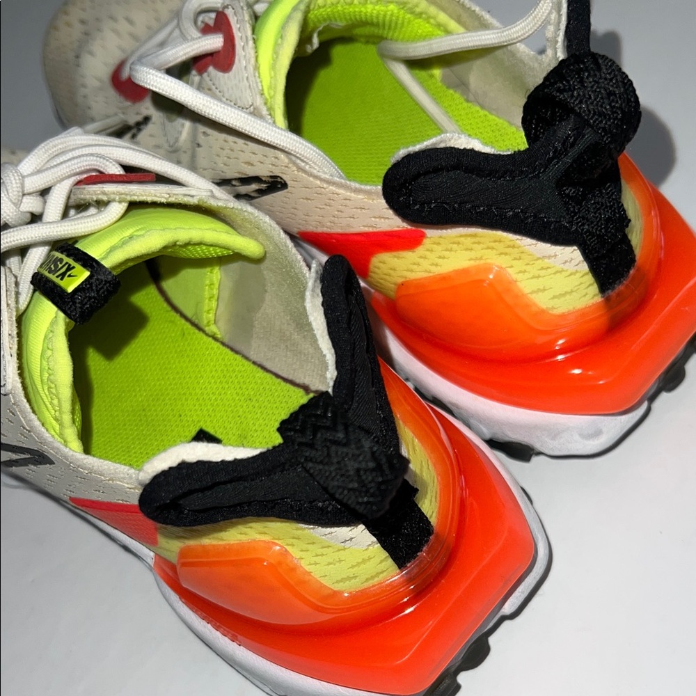 Nike Women’s Reaction Vision D/MS/X Tennis Shoes - Picture 5 of 11